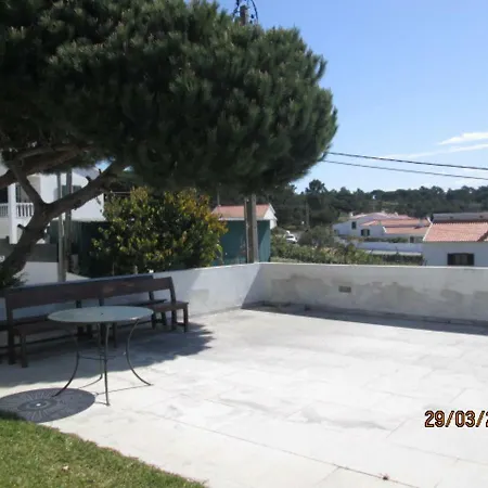 Holiday Travessa Dos Torroes *
